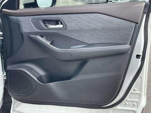 Used 2023 Nissan Rogue SV FWD image 25