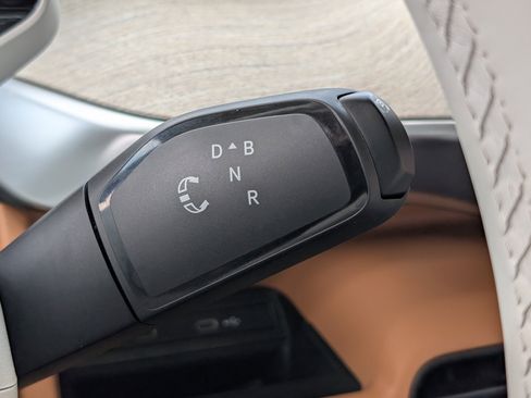 Used 2025 Volkswagen ID. Buzz Pro S Plus RWD image 35