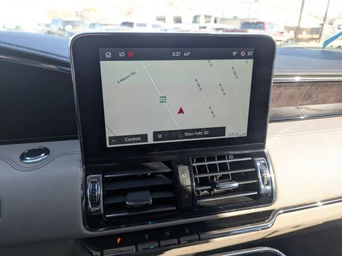 Used 2021 Lincoln Navigator L Reserve image 16