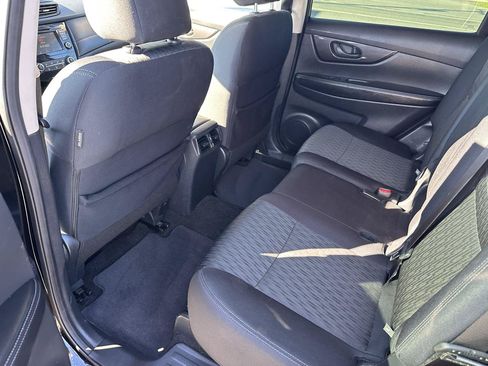 Used 2019 Nissan Rogue S AWD/4WD image 17