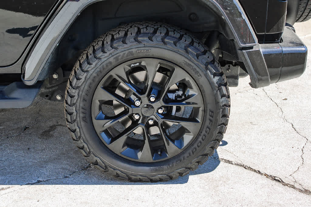 Used 2022 Jeep Wrangler Unlimited Sahara AWD/4WD image 8