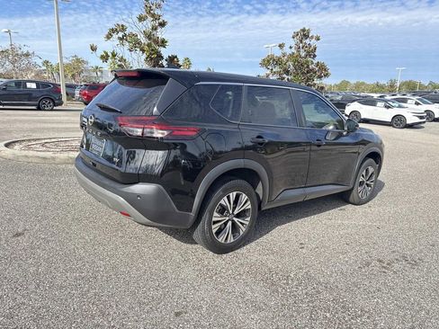 Certified 2022 Nissan Rogue SV image 4
