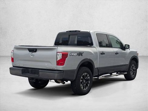 Used 2019 Nissan Titan PRO-4X AWD/4WD image 5