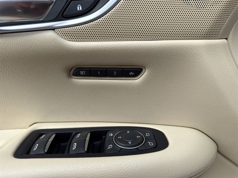 Used 2017 Cadillac XT5 Luxury w/ Driver Awareness Package image 41