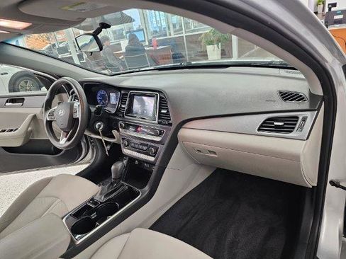 Used 2018 Hyundai Sonata SE FWD image 8