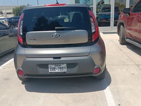 Used 2016 Kia Soul FWD image 4