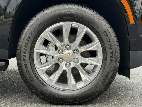 New 2026 Chevrolet Suburban Premier w/ Sun And Tow Package AWD/4WD image 18