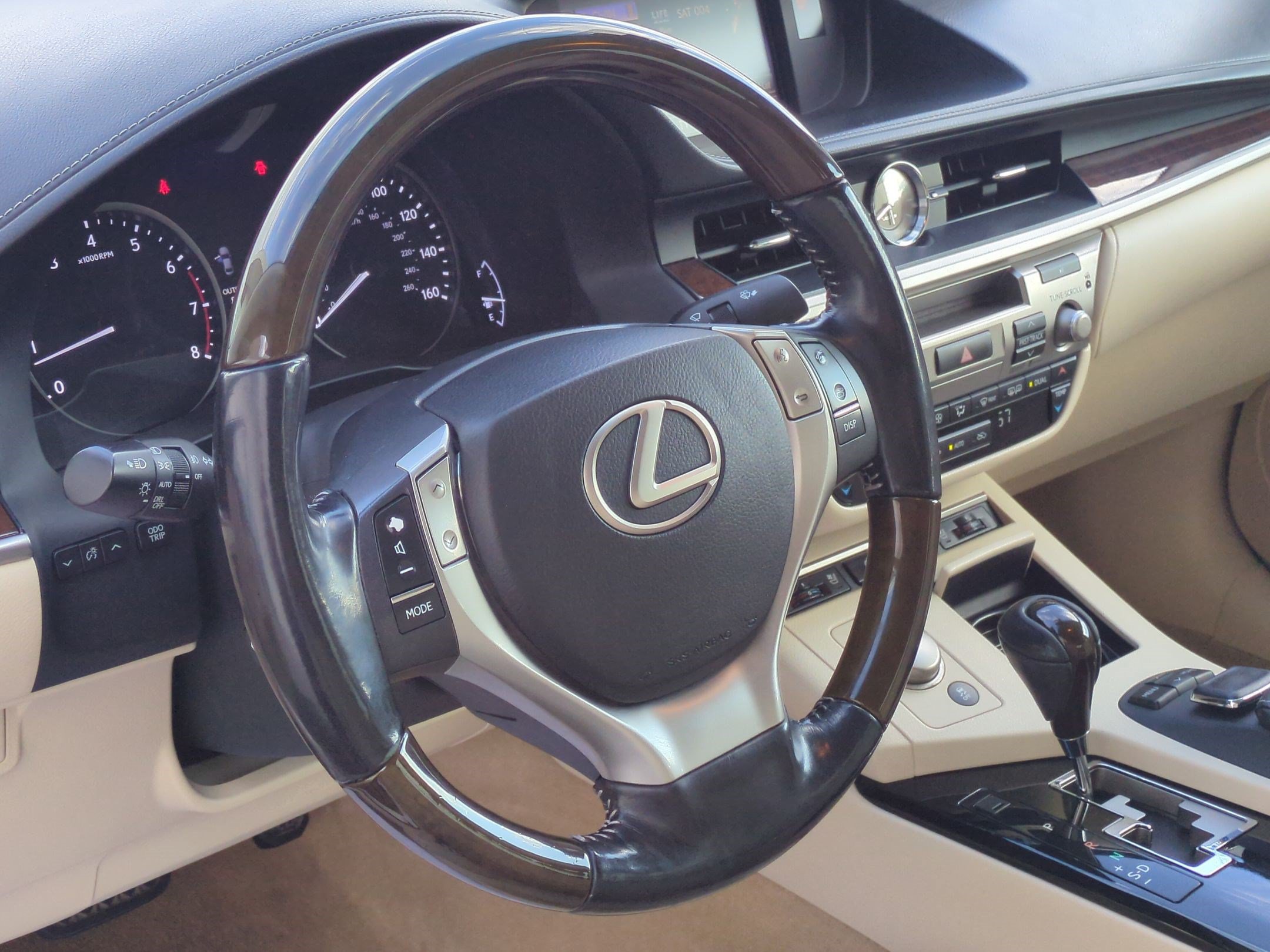 Used 2015 Lexus ES 350 w/ Luxury Package FWD image 18