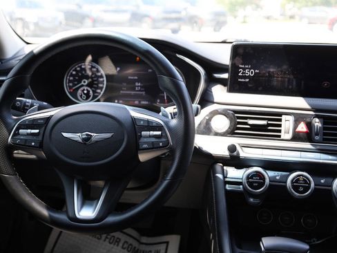 Used 2023 Genesis G70 2.0T image 23