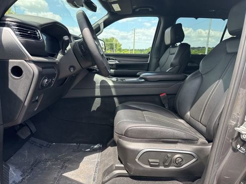 Used 2023 Jeep Wagoneer Series III w/ Convenience Group I image 6