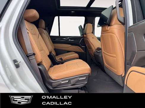 Used 2021 Cadillac Escalade Premium Luxury w/ LPO, Radiant Package image 13