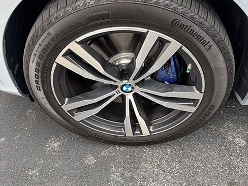 Used 2025 BMW X7 M60i AWD/4WD image 3