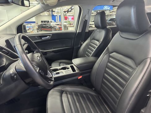 Certified 2024 Ford Edge SEL image 9