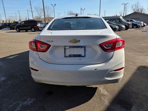 Used 2019 Chevrolet Cruze LS w/ LS Convenience Package FWD image 5