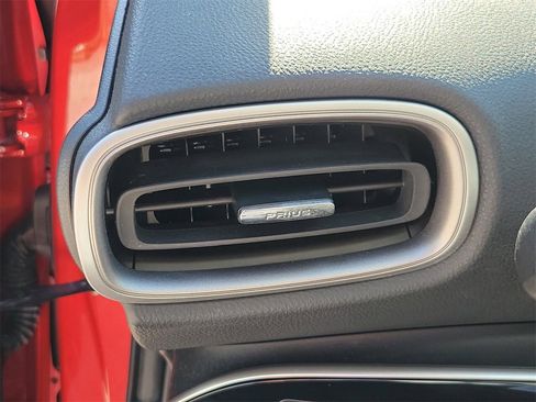 Used 2022 Toyota Prius Prime LE image 29