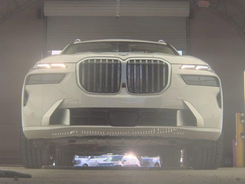 Used 2025 BMW X7 xDrive40i image 10