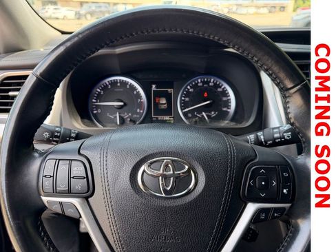 Used 2017 Toyota Highlander SE AWD/4WD image 15