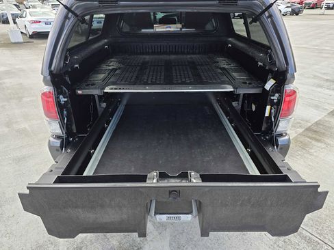 Used 2023 Toyota Tacoma TRD Off-Road w/ TRD Premium Off Road Package image 15