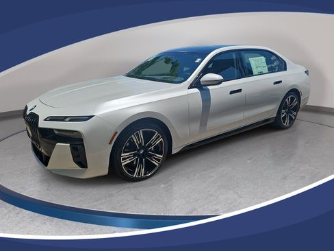 New 2026 BMW 740i RWD image 1