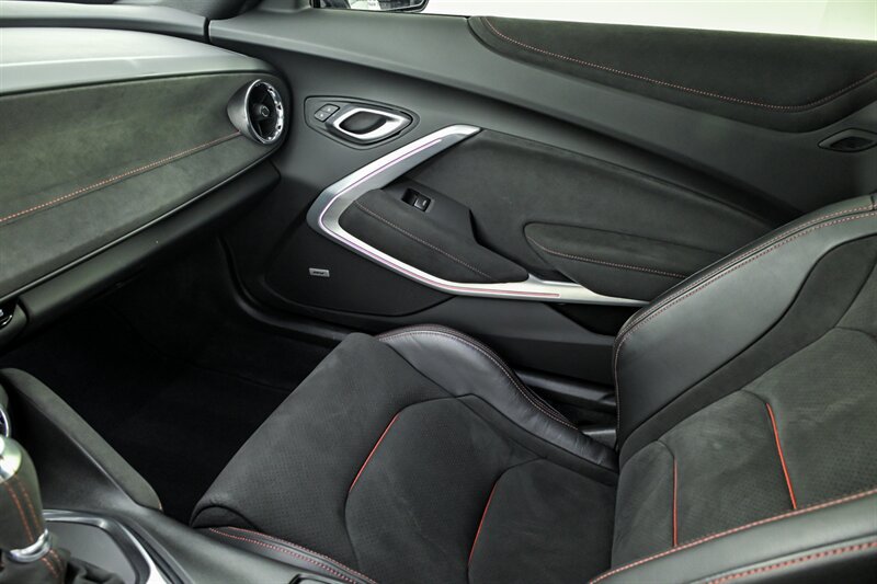 Used 2022 Chevrolet Camaro ZL1 RWD image 32