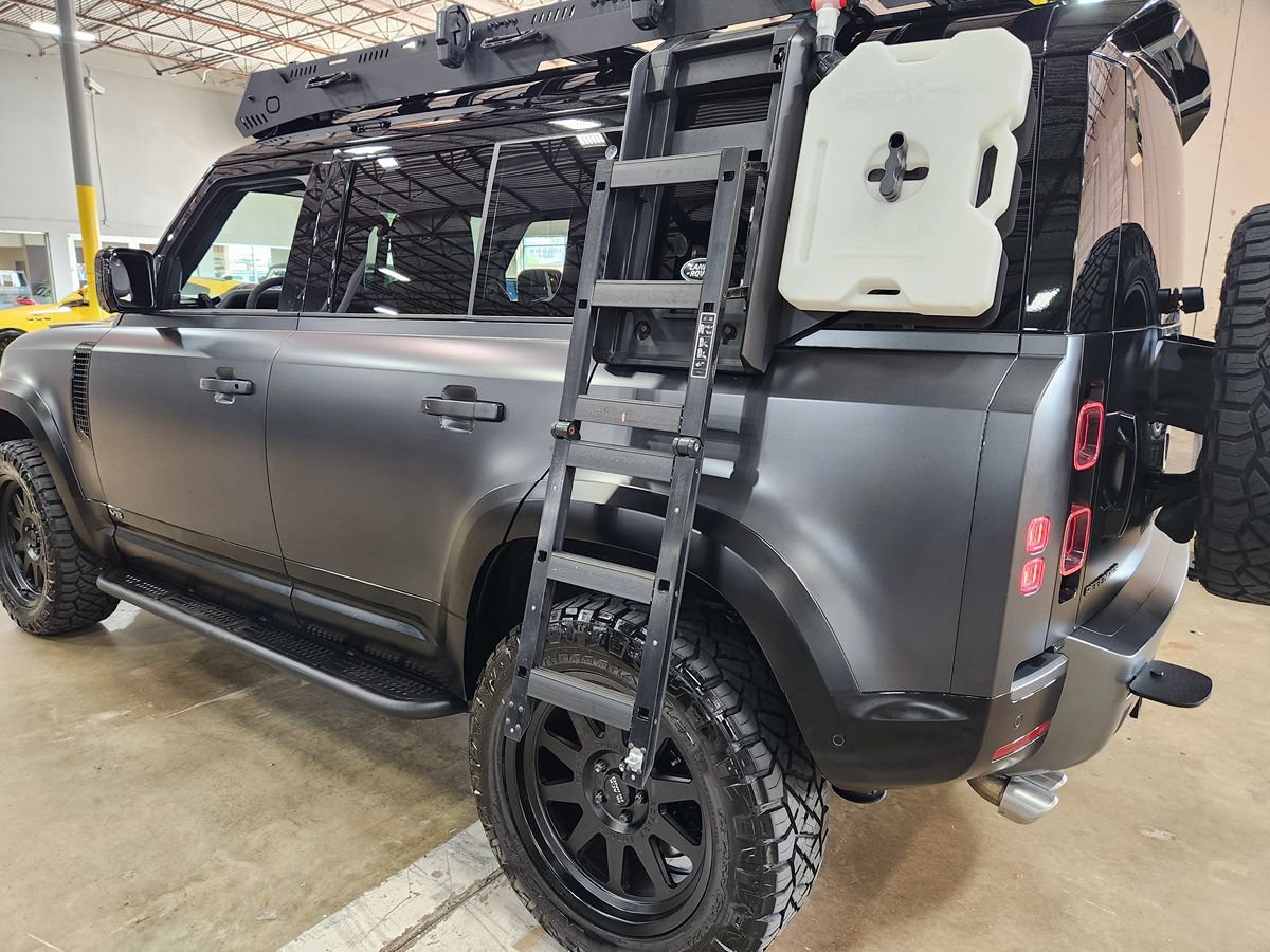 Used 2022 Land Rover Defender 110 V8 AWD/4WD image 19