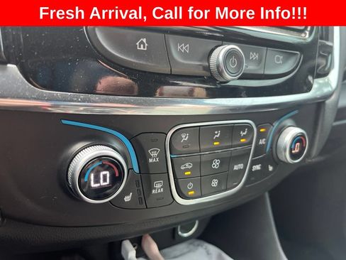 Used 2018 Chevrolet Traverse LT w/ LPO, Black Accent Package AWD/4WD image 10