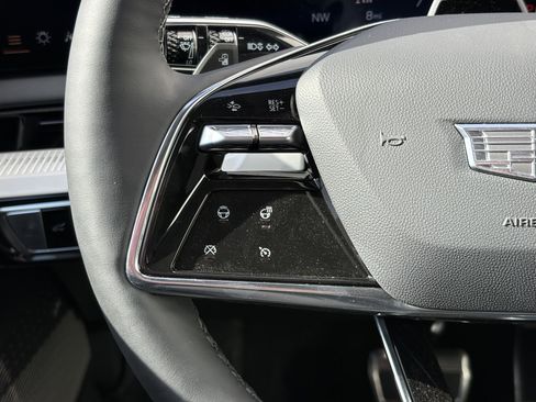 New 2025 Cadillac Optiq Sport 1 image 17