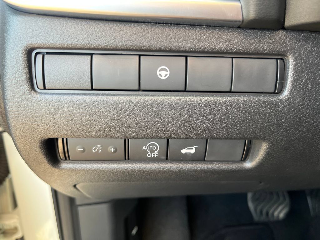 Used 2023 Nissan Rogue SL w/ SL Premium Package FWD image 14