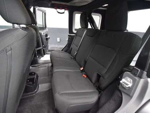 Used 2019 Jeep Wrangler Unlimited Sport image 40
