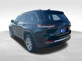 Used 2022 Jeep Grand Cherokee Limited image 4