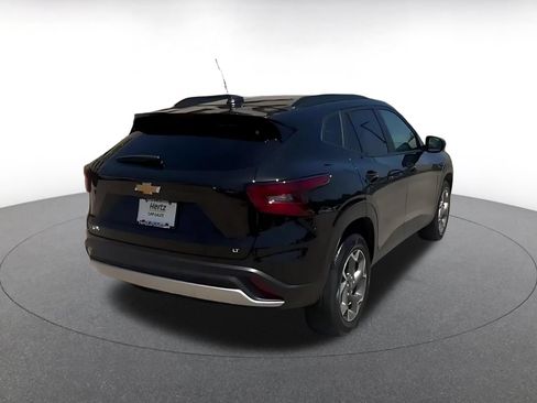 Used 2025 Chevrolet Trax LT FWD image 13