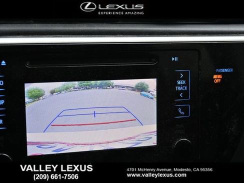 Used 2018 Toyota Corolla LE FWD image 5