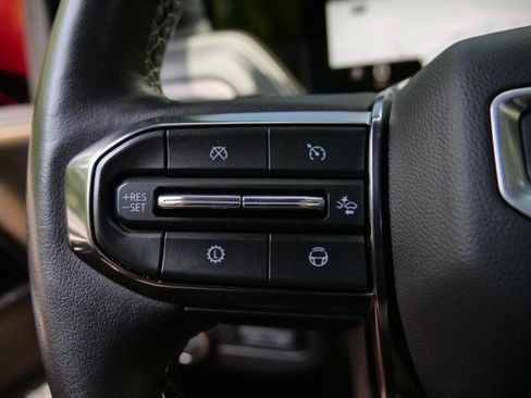 Used 2025 GMC Yukon Denali Ultimate AWD/4WD image 25