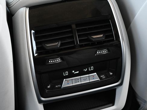 Used 2023 BMW XM AWD/4WD image 32