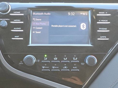 Used 2019 Toyota Camry LE image 19