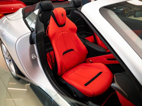 Used 2024 Ferrari Roma Spider image 20