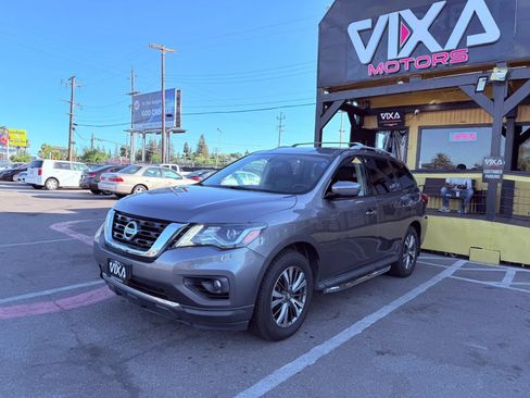 Used 2019 Nissan Pathfinder SV w/ Cargo Package FWD image 1