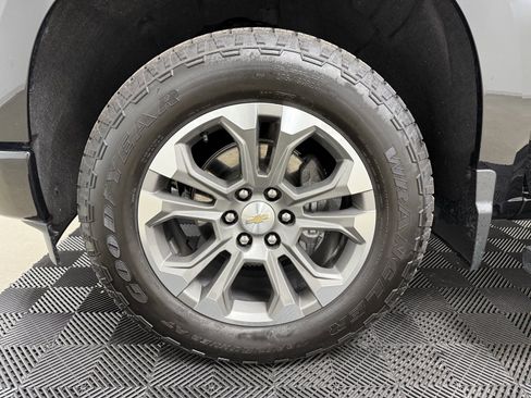 Used 2025 Chevrolet Silverado 1500 High Country w/ Technology Package image 11