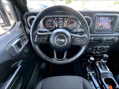 Used 2018 Jeep Wrangler Unlimited Sport S AWD/4WD image 7