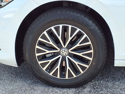 Used 2021 Volkswagen Jetta SE FWD image 24