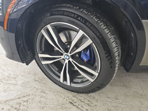 Used 2020 BMW X7 M50i image 10