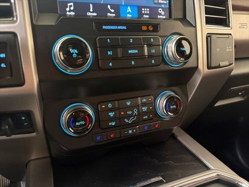 Used 2019 Ford F250 Platinum w/ Platinum Ultimate Package image 20