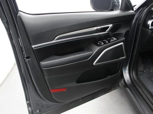 Used 2022 Kia Telluride LX AWD/4WD image 12