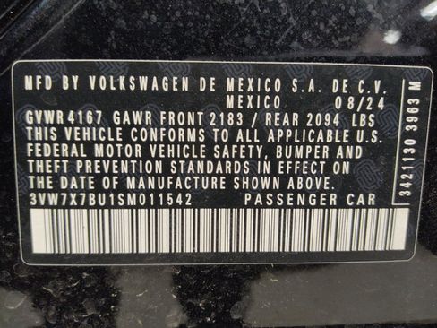 Used 2025 Volkswagen Jetta SE FWD image 33