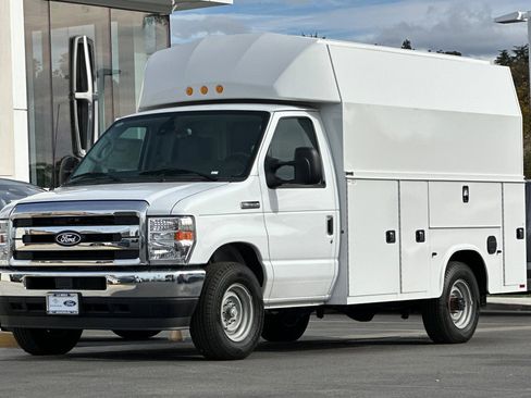 New 2026 Ford E-350 and Econoline 350 Super Duty w/ Power Equipment Group image 7