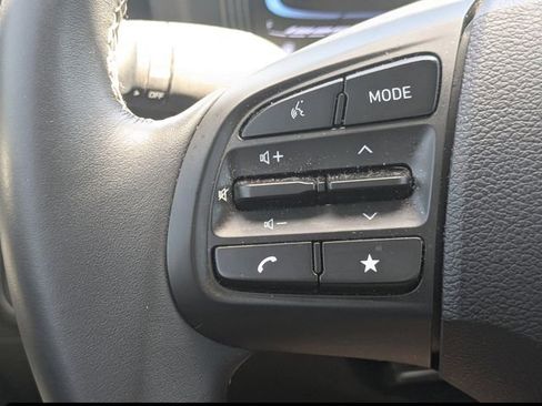 Used 2024 Hyundai Venue Limited image 24