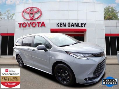 Certified 2026 Toyota Sienna XLE Woodland Edition