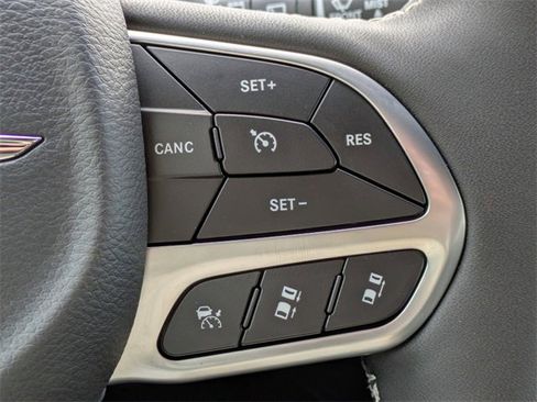 New 2026 Chrysler Pacifica Limited w/ Trailer Tow Group image 31