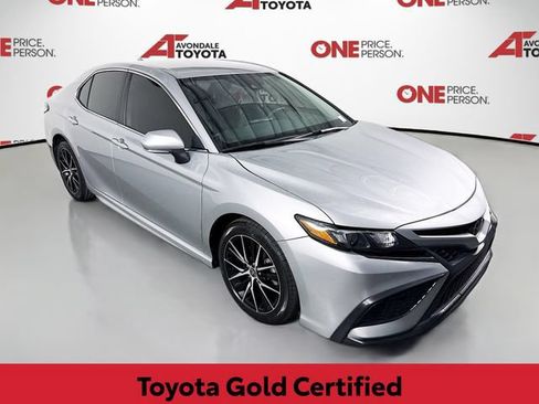 Used 2023 Toyota Camry SE FWD image 1