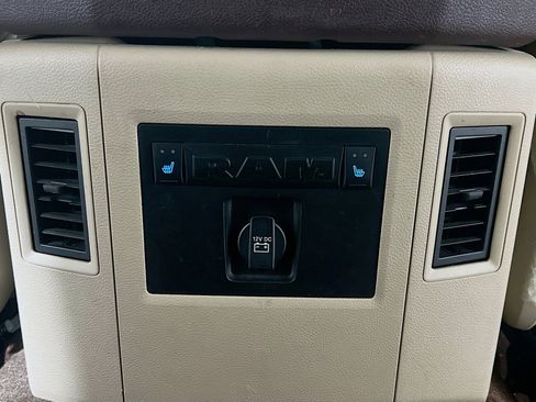 Used 2018 RAM 1500 Laramie w/ Convenience Group image 18